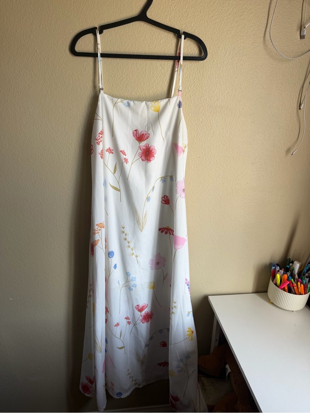 Women's White Floral Maxi Dress - Elegant Spaghetti Strap Slip